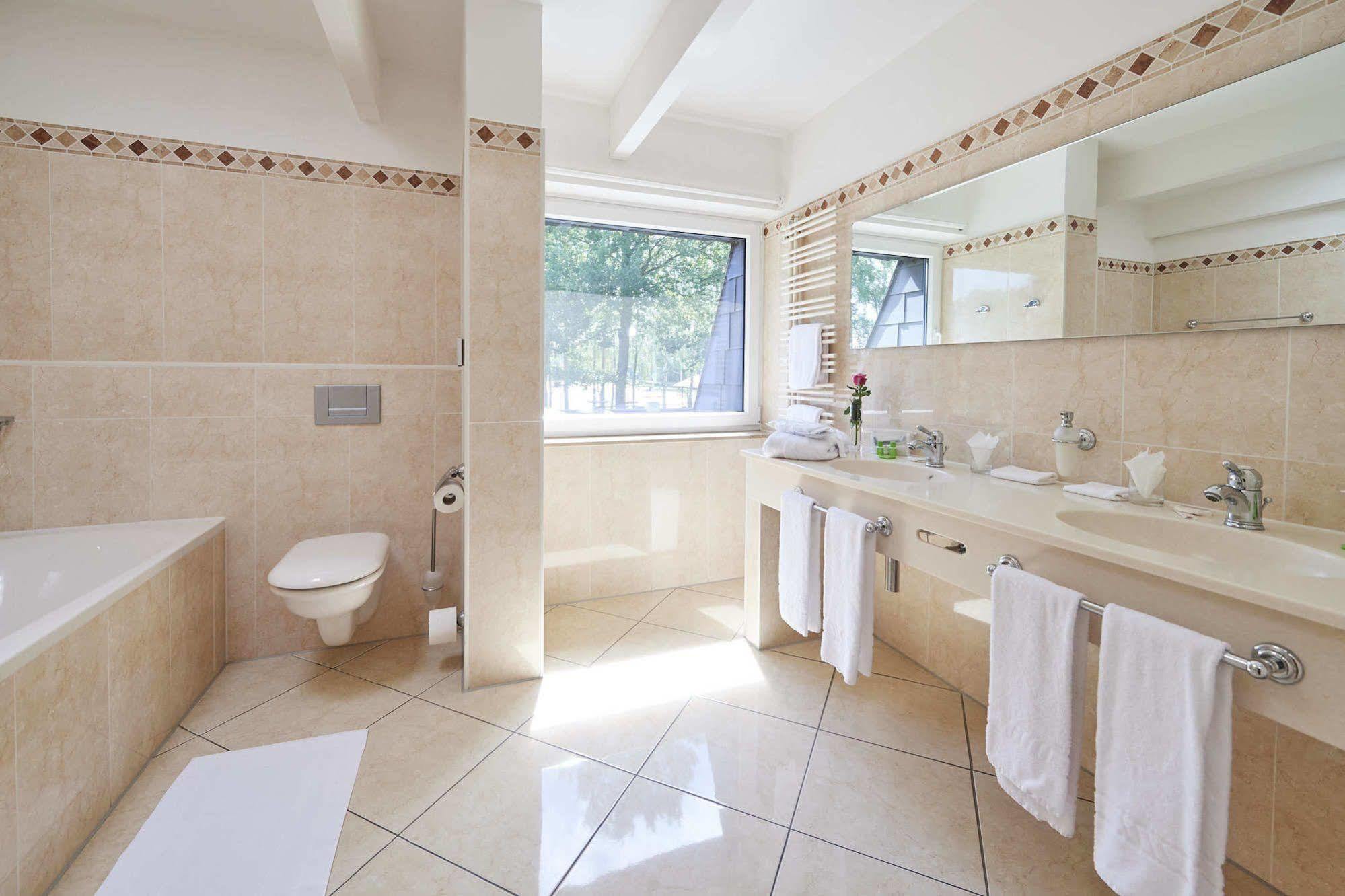 Seehotel Am Tankumsee イゼンビュッテル エクステリア 写真